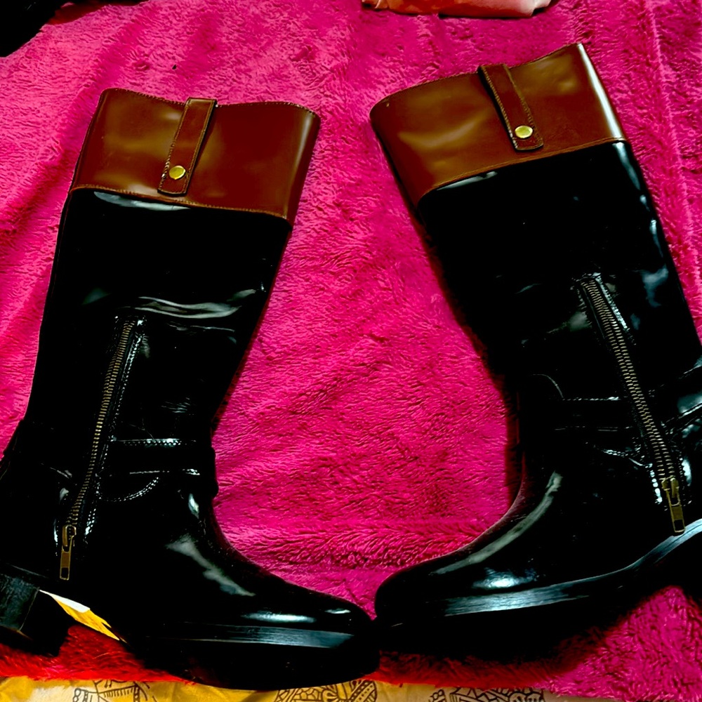 NWOT Steve Madden  knee boots size 9.5. New condition. Gorgeous.